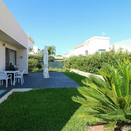 Modern With Views Of Ortigia *